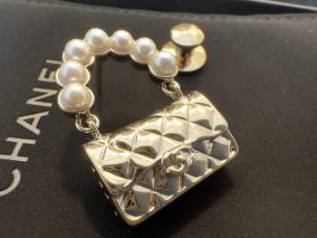 Uubags Chanel Matelasse Gold Plated Pin Brooch 