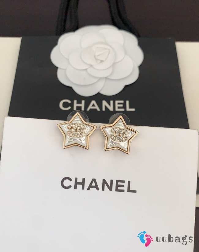 Uubags Chanel Pearl Star Stud Earrings With Crystal CC Logo and Champagne Gold Hardware - 1