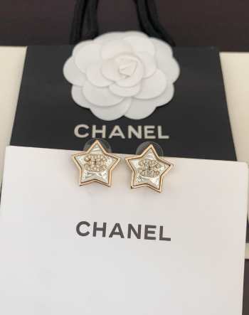 Uubags Chanel Pearl Star Stud Earrings With Crystal CC Logo and Champagne Gold Hardware