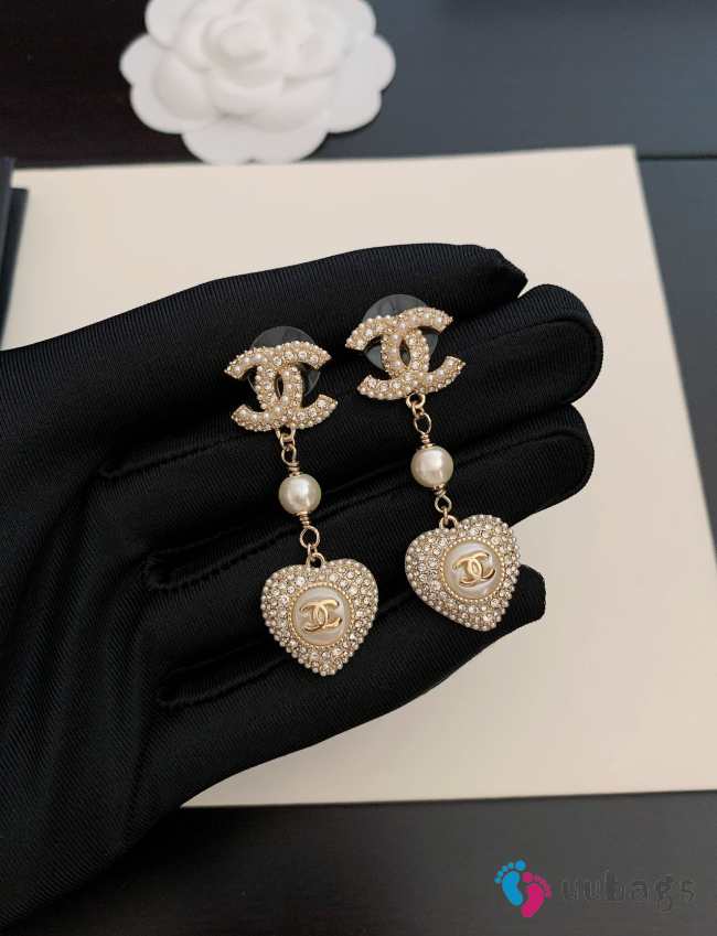 Uubags Chanel Pearl Crystal CC Heart Drop Earrings - 1