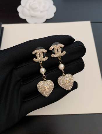 Uubags Chanel Pearl Crystal CC Heart Drop Earrings
