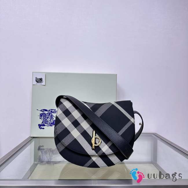 Uubags Burberry Medium Rocking Horse Bag in Black 19x6x16cm - 1