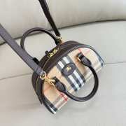 Uubags Burberry Mini Highlands Bowling Bag​ In Sand beige 19.5x9x12cm - 4