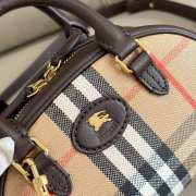 Uubags Burberry Mini Highlands Bowling Bag​ In Sand beige 19.5x9x12cm - 2