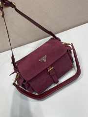 Uubags Prada Explore medium suede bag with flap in burgundy 30x14x10cm - 6