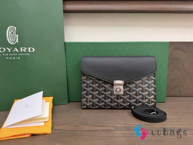 Uubags Chypre wallet-pouch in black 21x16x4cm - 1