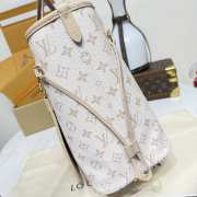 Uubags Louis Vuitton M25665 Neverfull Inside Out MM Bag Dune/Hazelnut Color Canvas 31x28x14cm - 4