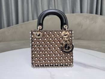 Uubags Lady Dior M0505 Three-Grid Embroidered Feather and Pearl Bag 17x15x7cm