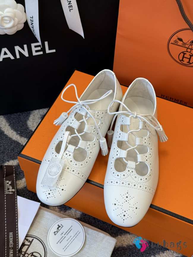 Uubags Hermes Khea derby shoes white with black leather sole - 1