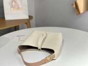 Uubags Chloe Marcie medium hobo bag in grained leather in white 28x21x10cm - 5