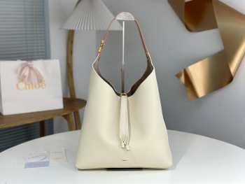 Uubags Chloe Marcie large hobo bag in grained leather in white 36x29x10cm