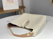 Uubags Chloe Marcie large hobo bag in grained leather in white 36x29x10cm - 3