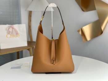 Uubags Chloe Marcie large hobo bag in grained leather in brown 36x29x10cm