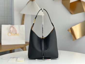 Uubags Chloe Marcie medium hobo bag in grained leather in black 28x21x10cm
