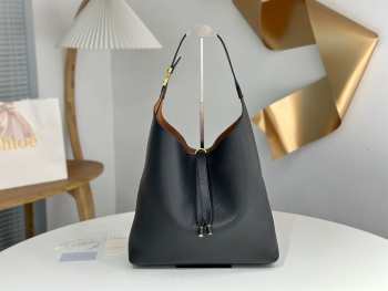 Uubags Chloe Marcie large hobo bag in grained leather in black 36x29x10cm