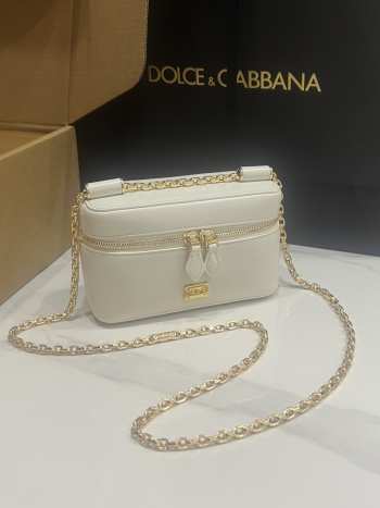 Uubags Dolce & Gabbana Sicily crossbody bag calfskin in white 10x17x6cm