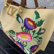 Valentino Garavani Medium Shopping Bag In Raffia With Floral Embroidery Natural/Multicolor 35x25x17cm - 4