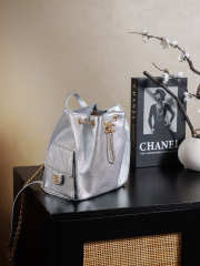 Uubags Chanel 25 Medium Backpack Grained Calfskin & Gold Metal In Silver 23x23x14cm - 4