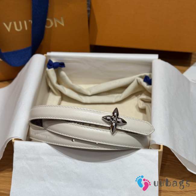 Uubags Louis Vuitton M4196U Mini Flowergram 1.5cm White Belt with Silver Hardware  - 1