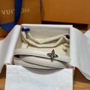 Uubags Louis Vuitton M4196U Mini Flowergram 1.5cm White Belt with Silver Hardware  - 1