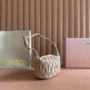 Uubags Miu Miu Matelasse nappa leather pouch in powder pink 15x8.5x8cm - 4