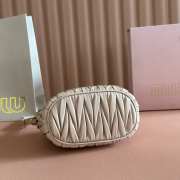 Uubags Miu Miu Matelasse nappa leather pouch in powder pink 15x8.5x8cm - 5