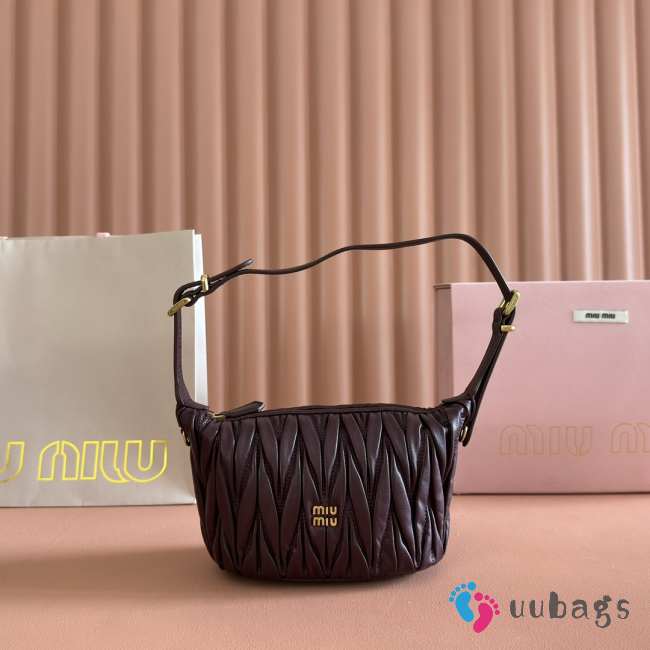 Uubags Miu Miu Matelasse nappa leather pouch in burgundy 15x8.5x8cm - 1