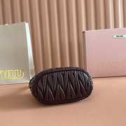 Uubags Miu Miu Matelasse nappa leather pouch in burgundy 15x8.5x8cm - 2