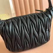 Uubags Miu Miu Matelasse nappa leather pouch in black 15x8.5x8cm - 2