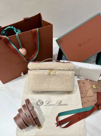 Uubags Loro Piana Extra Pocket 19 Cashfur Smooth Bag In Paper/Caramel Sugar 19x7x12cm