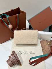Uubags Loro Piana Extra Pocket 19 Cashfur Smooth Bag In Paper/Caramel Sugar 19x7x12cm - 5