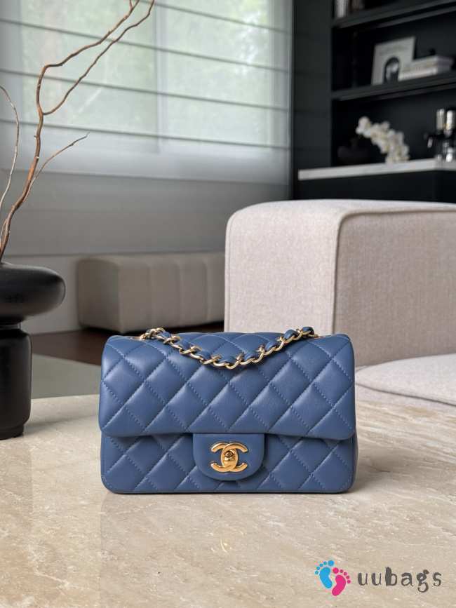 Uubags Chanel flap bag in blue with gold hardware 12x20x6cm - 1