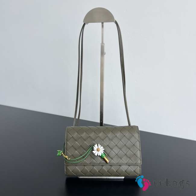 Uubags Bottega Veneta Andiamo Daisy Pouch In Cypress 19x13x2cm - 1