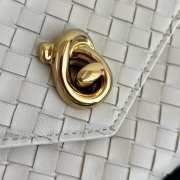 Uubags Bottega Veneta Knot Lock Bag In Sea salt 25x16x5.5cm - 2