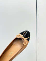 Uubags Chanel Ballet Flats Patent Calfskin In Beige & Black - 3