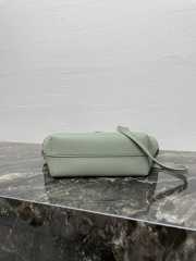 Uubags Celine Mini Cabas Anais Cuir Triomphe in Grained calfskin Bag In Light Gray 20x21x10cm - 4
