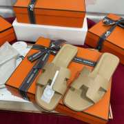 Uubags Hermes Oran sandal in box calfskin beige - 1