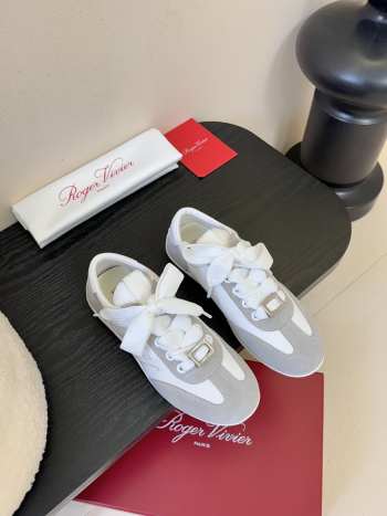 Uubags Roger Vivier Viv Low-Top Canvas and Suede Sneakers In Light Grey 3cm