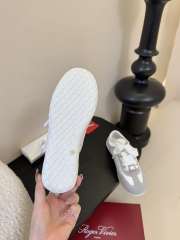 Uubags Roger Vivier Viv Low-Top Canvas and Suede Sneakers In Light Grey 3cm - 5