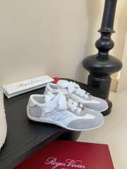 Uubags Roger Vivier Viv Low-Top Canvas and Suede Sneakers In Light Grey 3cm - 2