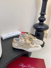 Uubags Roger Vivier Viv Low-Top Canvas and Suede Sneakers In Beige 3cm - 6