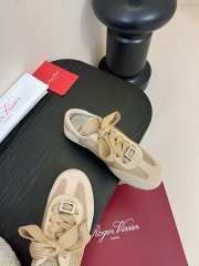 Uubags Roger Vivier Viv Low-Top Canvas and Suede Sneakers In Beige 3cm - 4