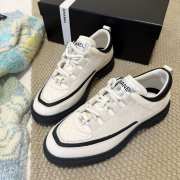 Uubags Chanel Calfskin, Suede Calfskin & Lambskin In White & Black - 1