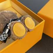 Uubags Louis Vuitton M03206 Louis Bear Bag Charm - 2