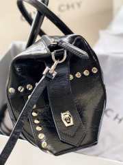 Uubags Givenchy Antigona Soft Bag Studded Leather Medium Black 30x8x15cm - 5