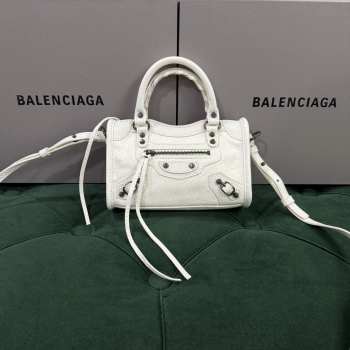 Uubags Balenciaga Le City bag mini in white Arena Storico lambskin, brass hardware 24x16x6cm
