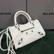 Uubags Balenciaga Le City bag mini in white Arena Storico lambskin, brass hardware 24x16x6cm - 2