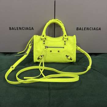 Uubags Balenciaga Le City Bag Nano in granny green Arena Storico lambskin, brass hardware 18x12x6cm