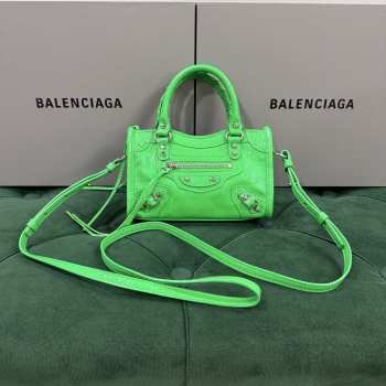 Uubags Balenciaga Le City Bag Nano in lime green Arena Storico lambskin, brass hardware 18x12x6cm