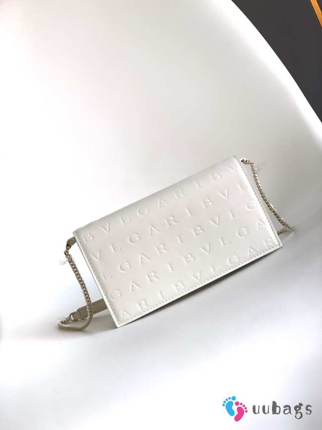 Uubags Bvlgari Logo chain wallet in white calfskin 19x10.5x4.5cm - 1